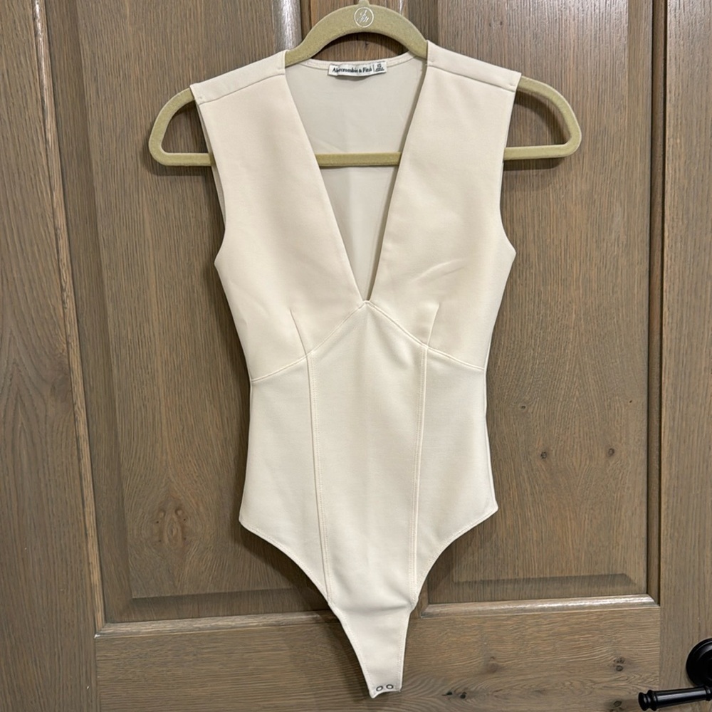 Abercrombie Ivory Bodysuit size XS